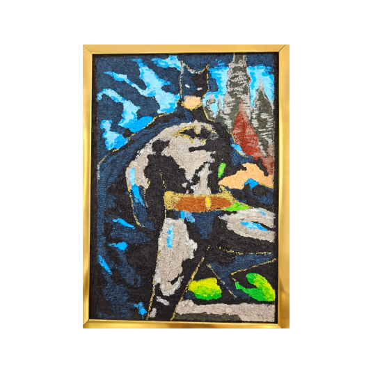 一幅描繪蝙蝠俠的畫作,裝裱在金色框架中,展現出獨特的藝術風格與魅力。