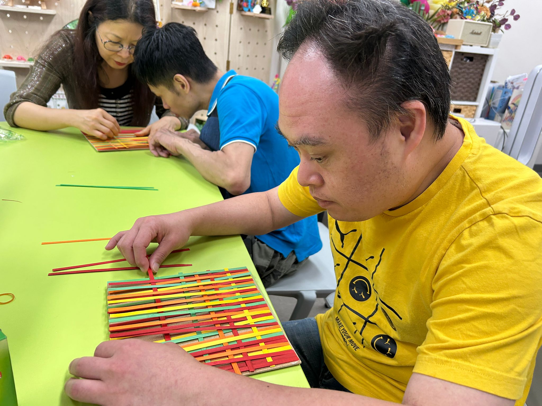 參加者製作編織作品